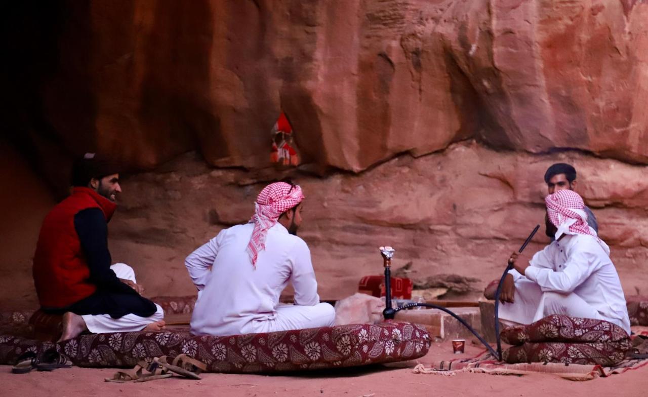 Bedouin Nights Camp Hotel Wadi Rum Ngoại thất bức ảnh