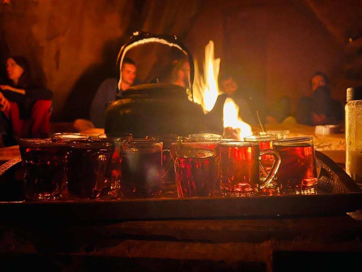 Bedouin Nights Camp Hotel Wadi Rum Ngoại thất bức ảnh