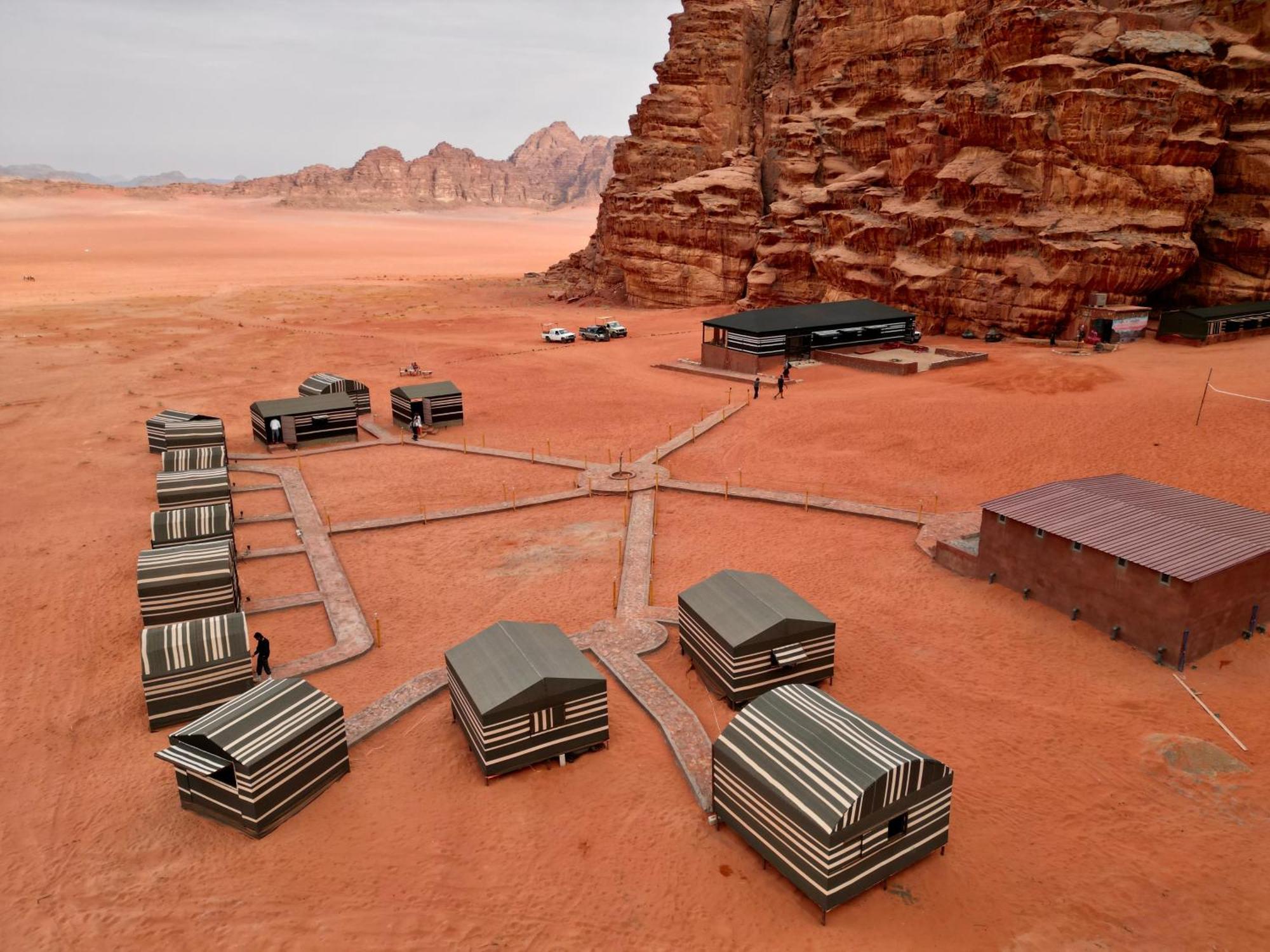 Bedouin Nights Camp Hotel Wadi Rum Ngoại thất bức ảnh