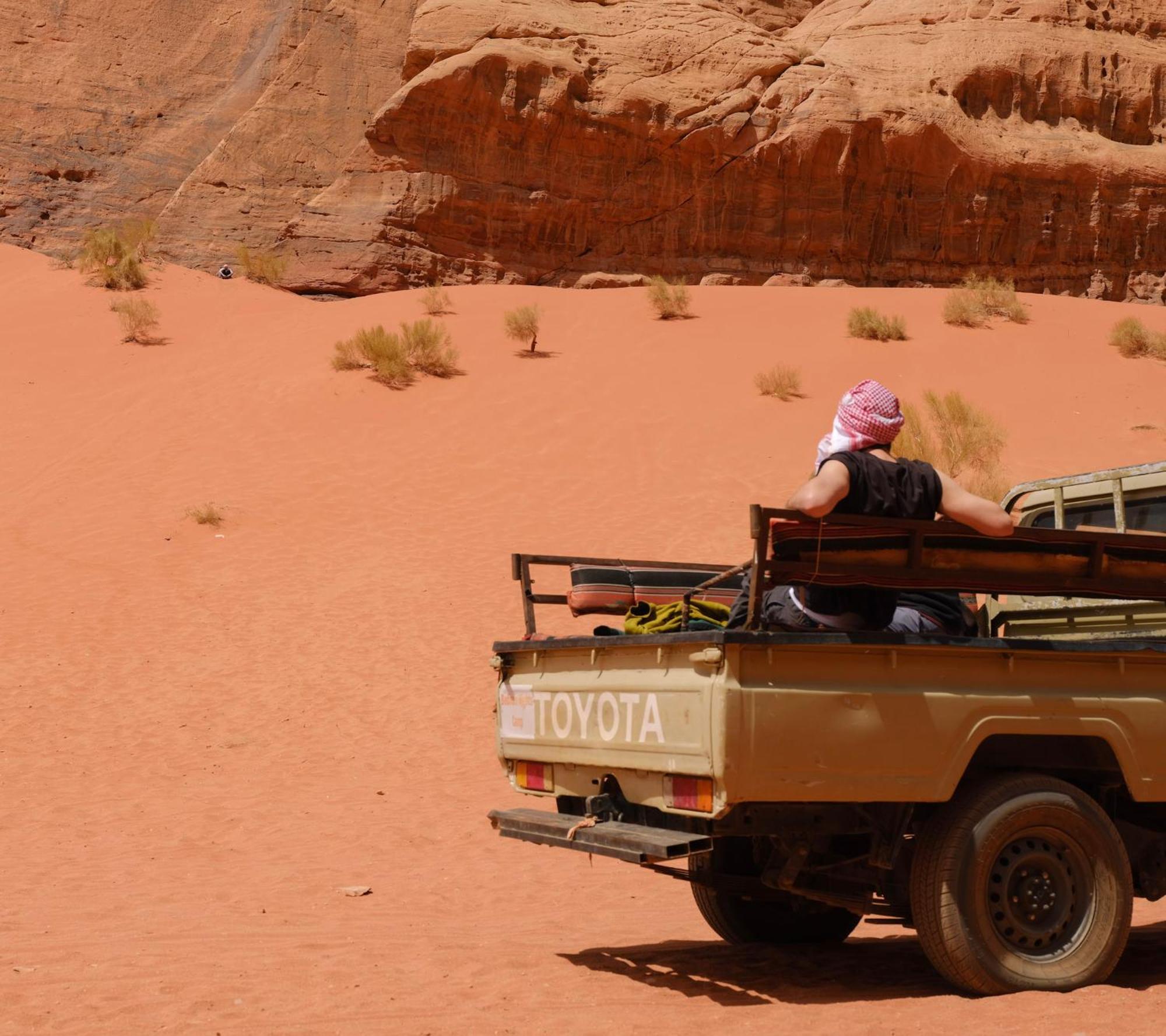 Bedouin Nights Camp Hotel Wadi Rum Ngoại thất bức ảnh