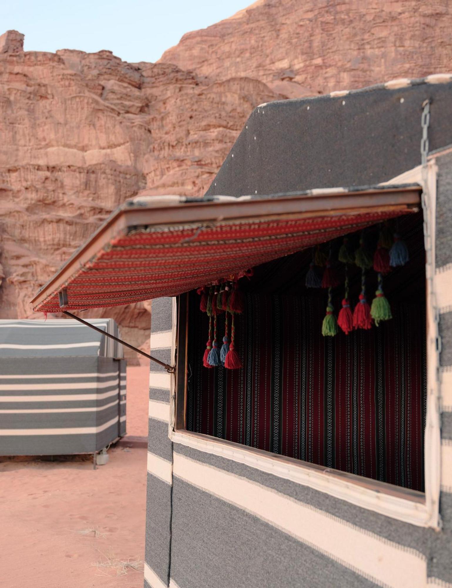 Bedouin Nights Camp Hotel Wadi Rum Ngoại thất bức ảnh