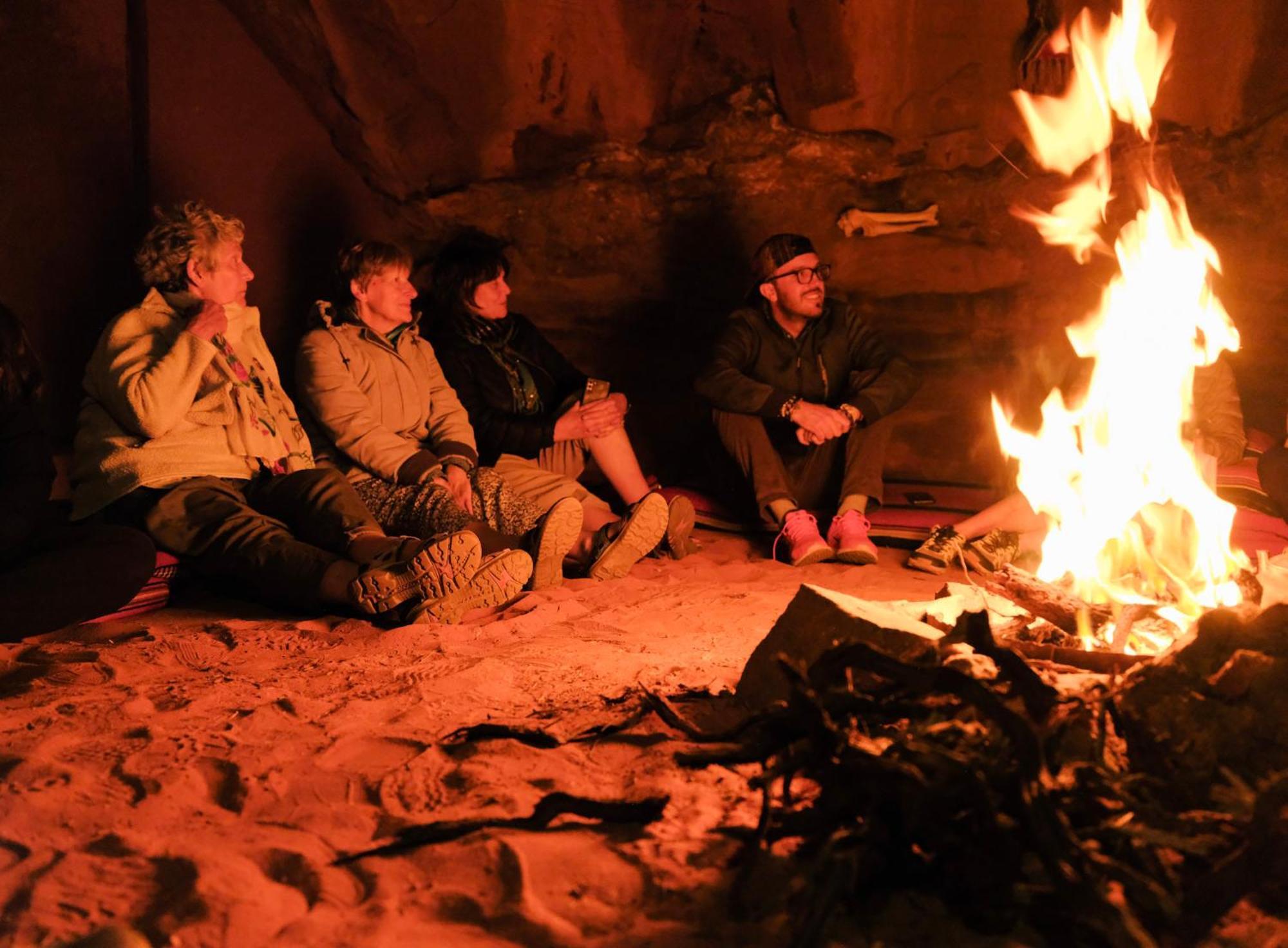 Bedouin Nights Camp Hotel Wadi Rum Ngoại thất bức ảnh