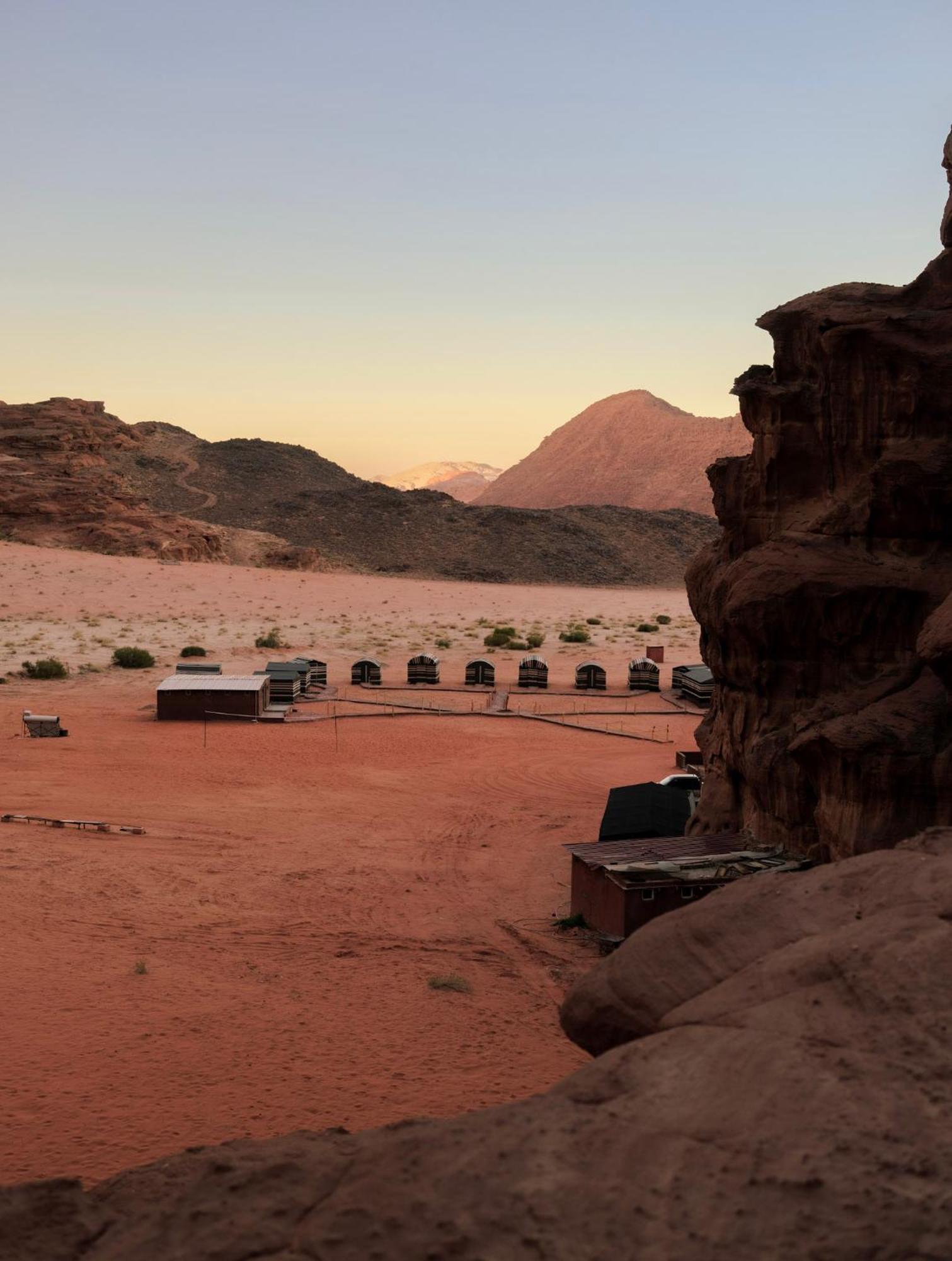 Bedouin Nights Camp Hotel Wadi Rum Ngoại thất bức ảnh