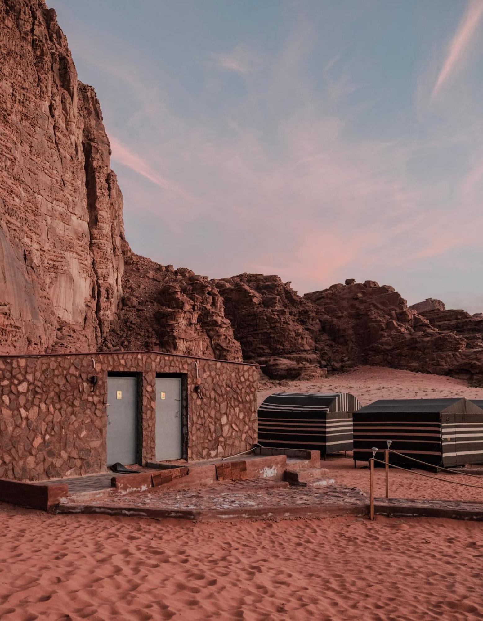 Bedouin Nights Camp Hotel Wadi Rum Ngoại thất bức ảnh