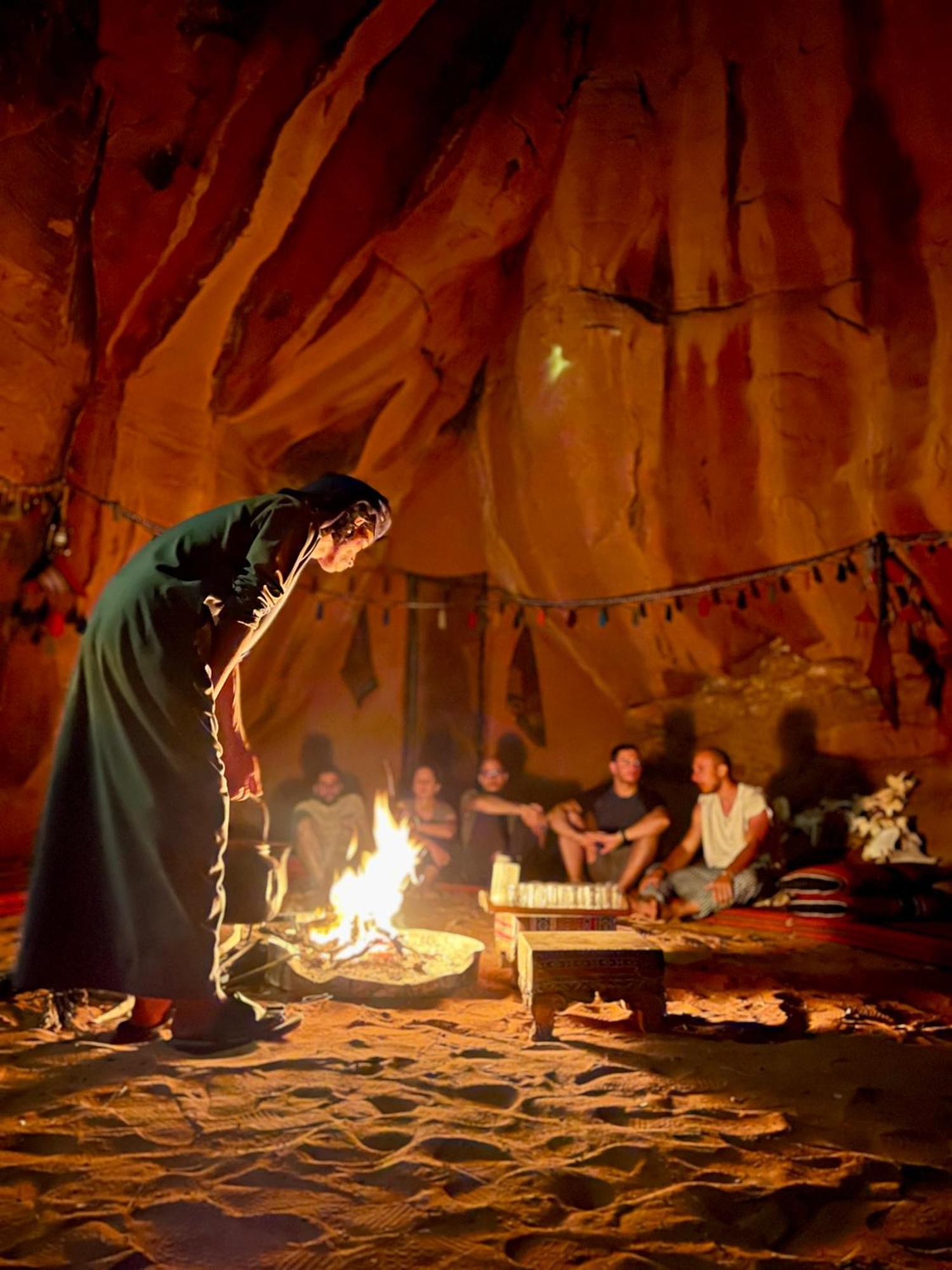Bedouin Nights Camp Hotel Wadi Rum Ngoại thất bức ảnh